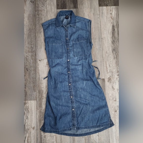 GAP Women's 100% Cotton Denim Utility Sleeveless Shirtdress - Picture 5 of 7